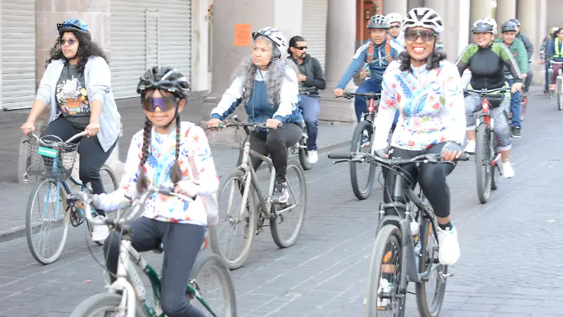 De esta manera comienzan varias personas un domingo familiar.